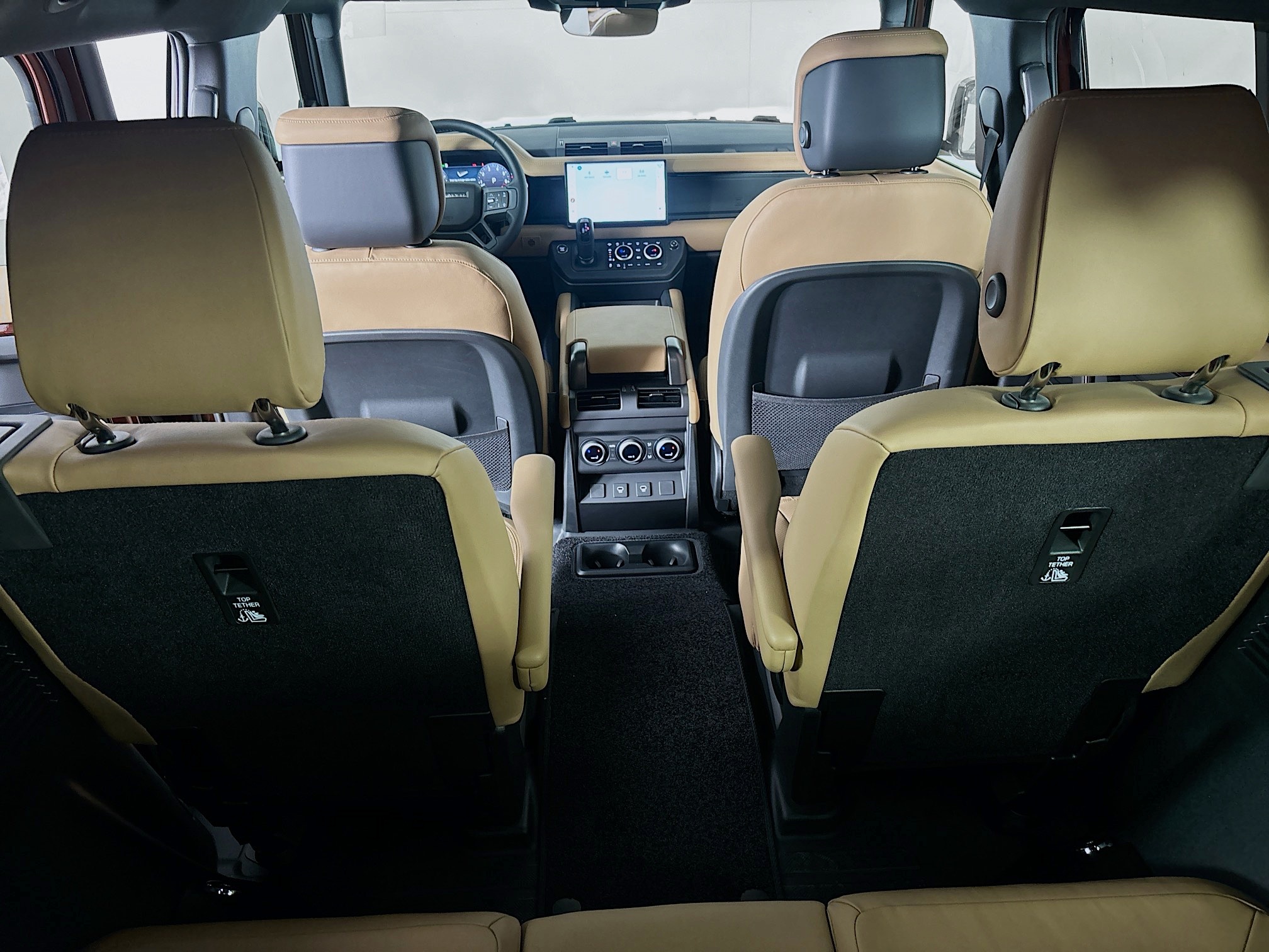 2025 Land Rover Defender 130 S photo 22