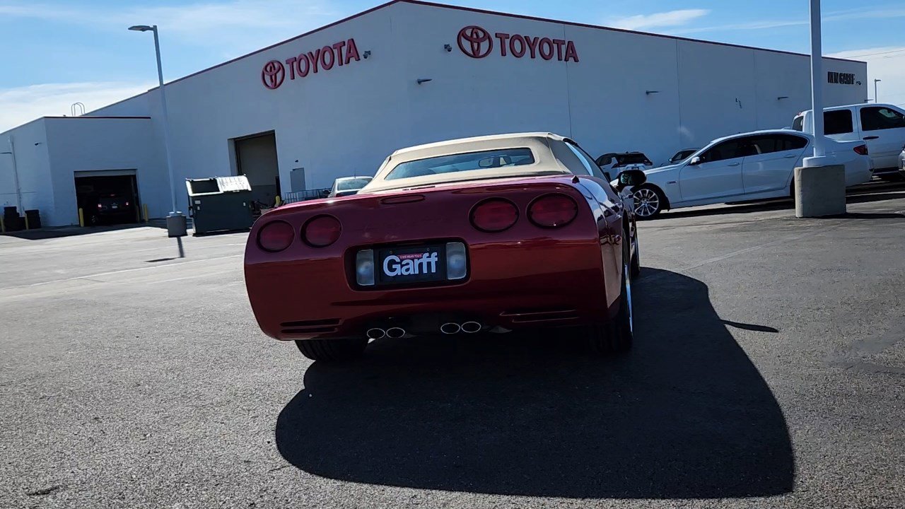 2004 Chevrolet Corvette Base photo 2