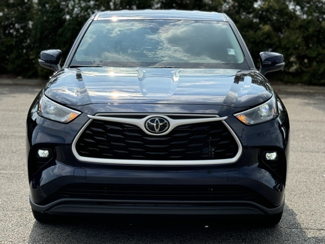2024 Toyota Highlander LE photo 2