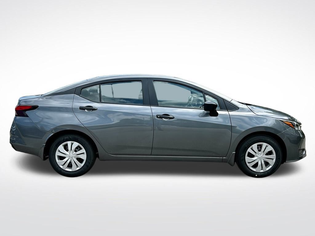 2025 Nissan Versa S photo 7