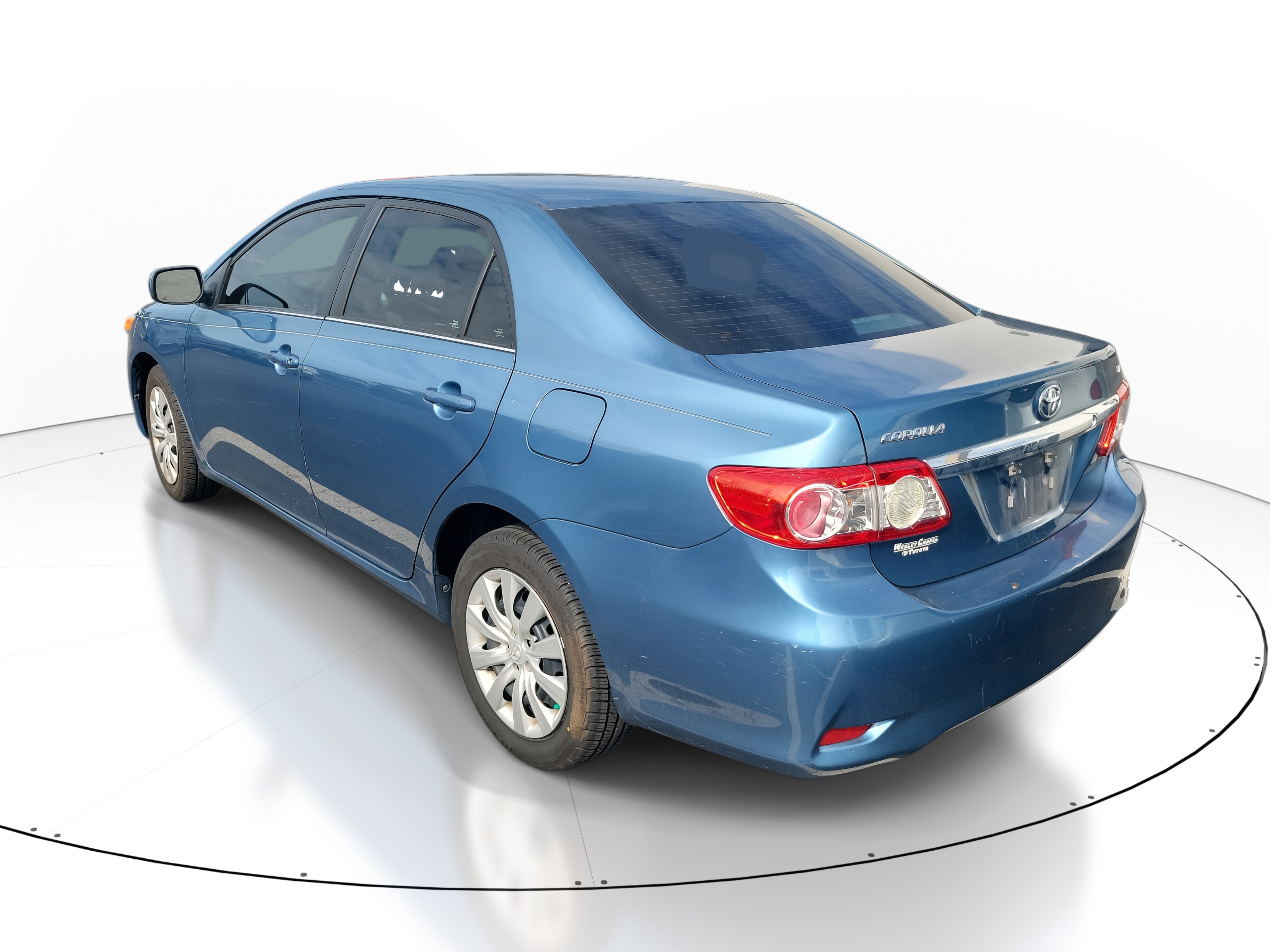 2013 Toyota Corolla LE photo 4
