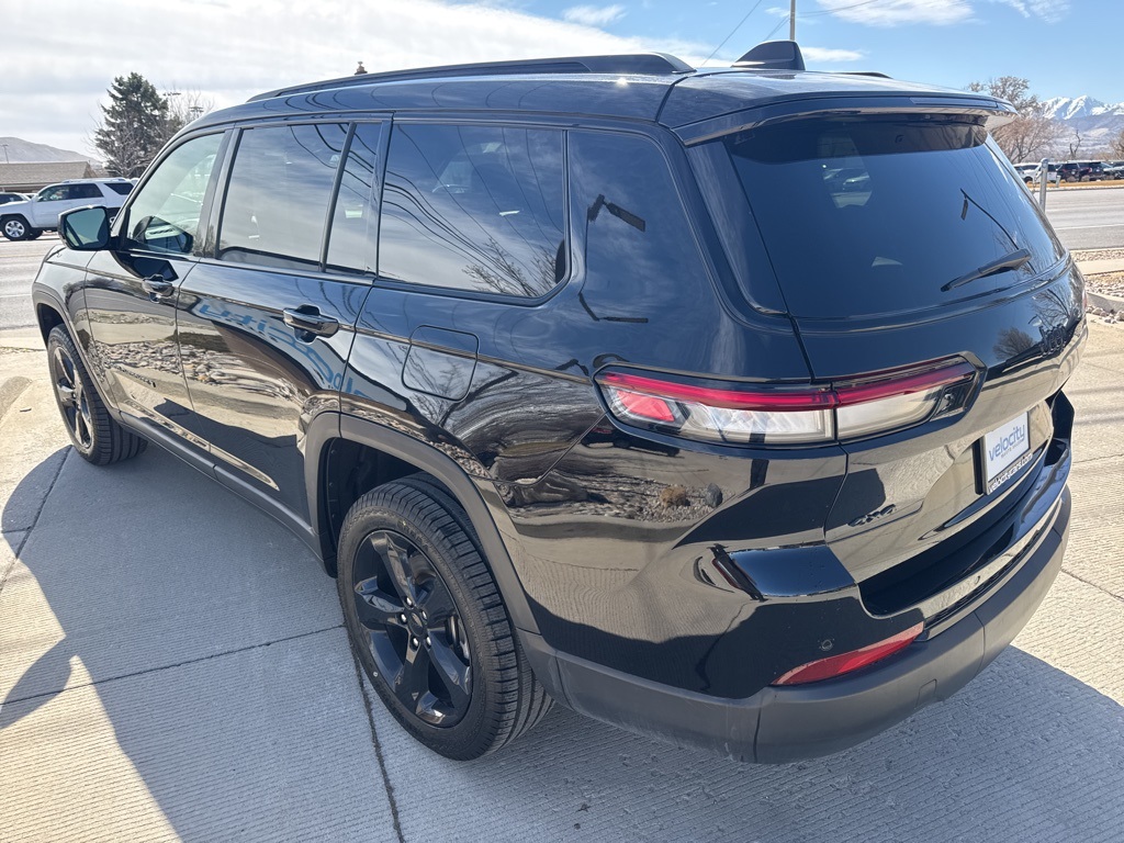 2023 Jeep Grand Cherokee Altitude photo 4