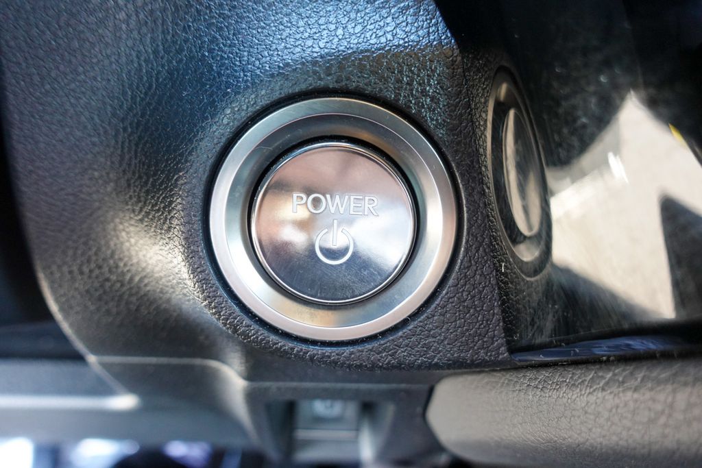 2023 Lexus ES 300h photo 18