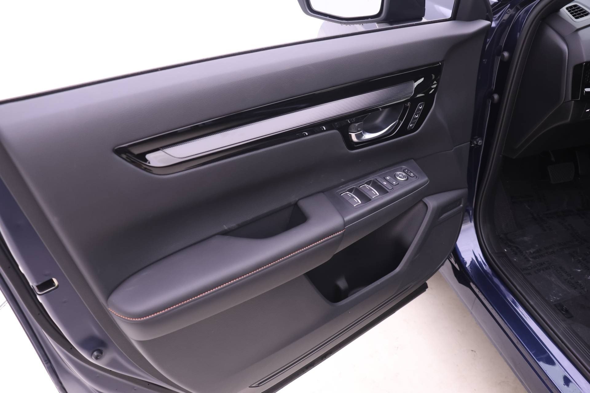 2026 Honda CR-V Hybrid Sport Touring photo 7