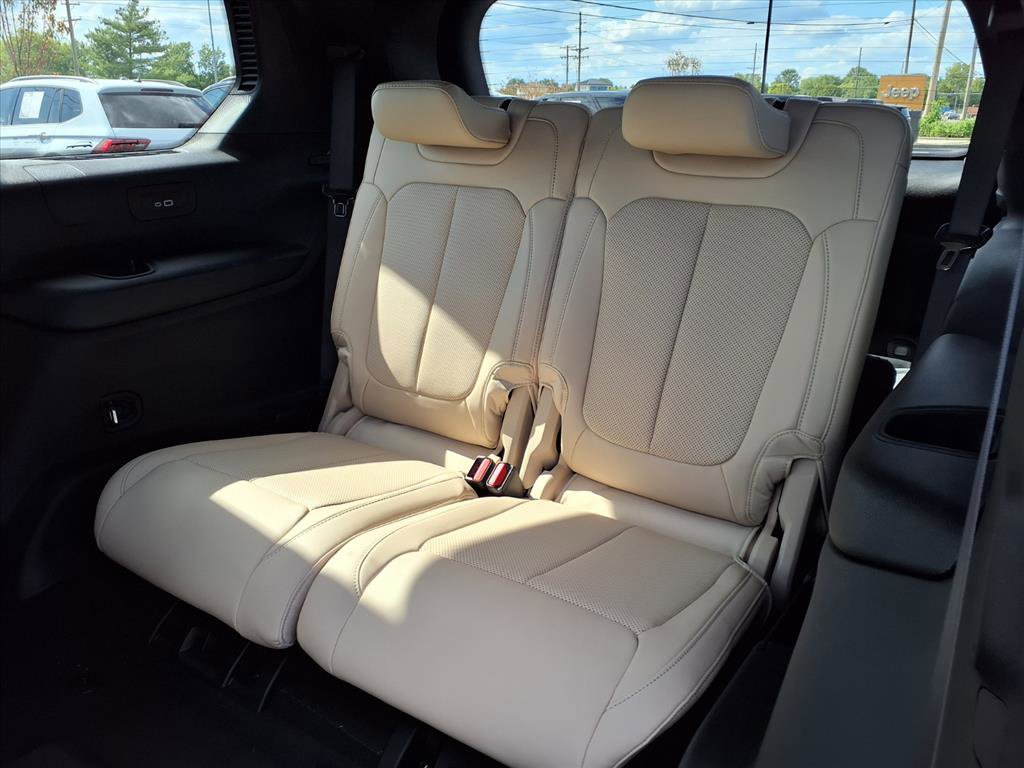 2025 Jeep Grand Cherokee Limited photo 15
