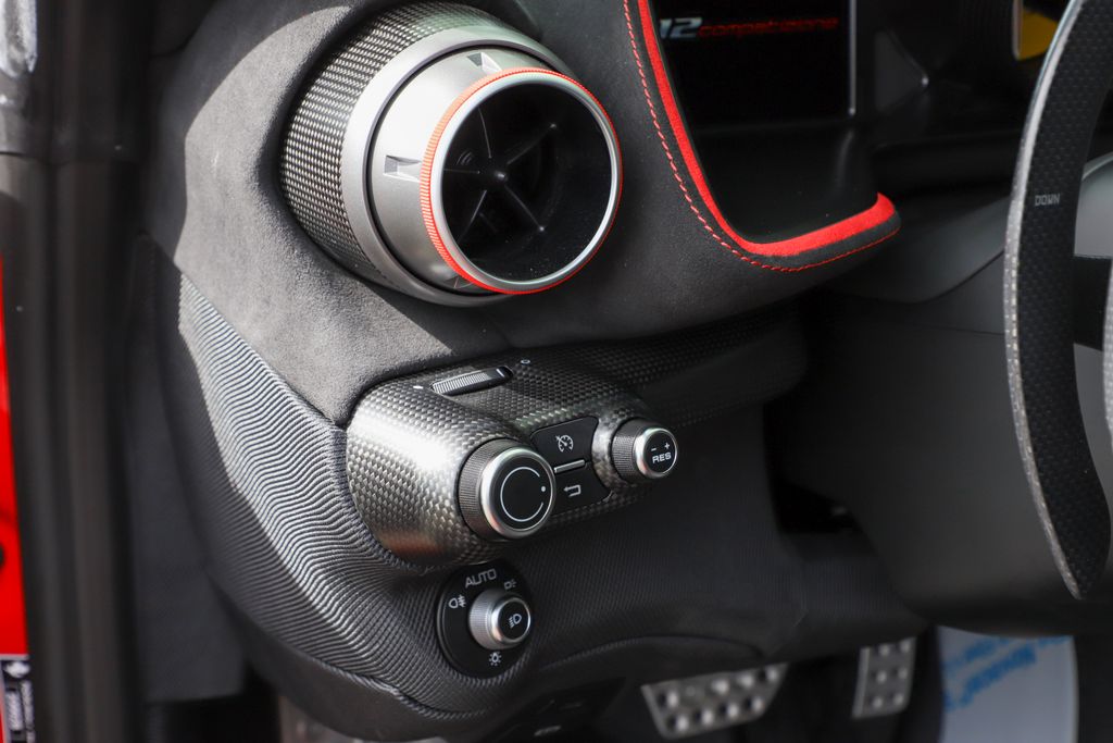 2023 Ferrari 812 Competizione photo 30