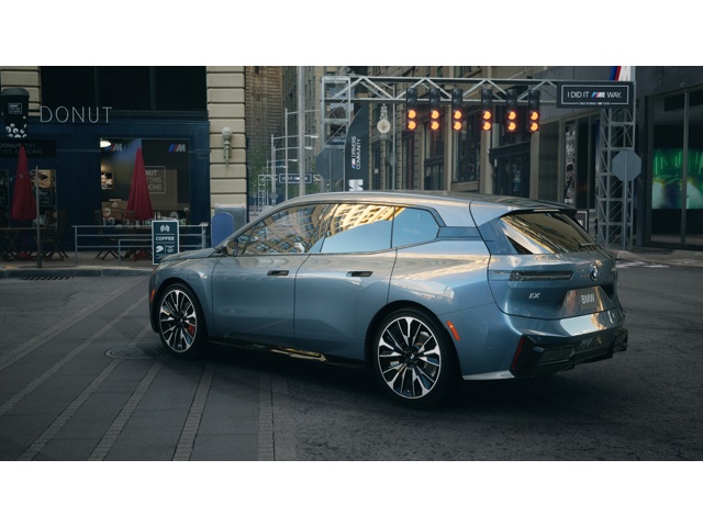 2026 Bmw iX photo 2