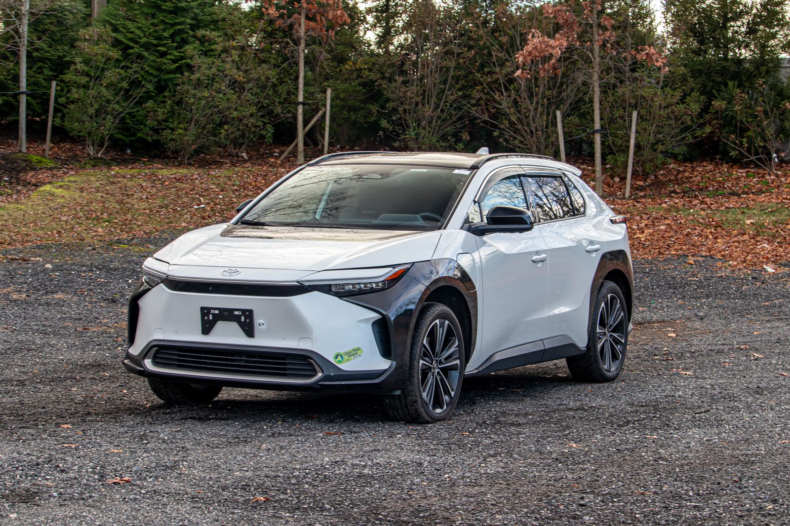 2023 Toyota bZ4X Limited's photo