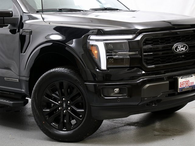 2025 Ford F-150 Lariat photo 3