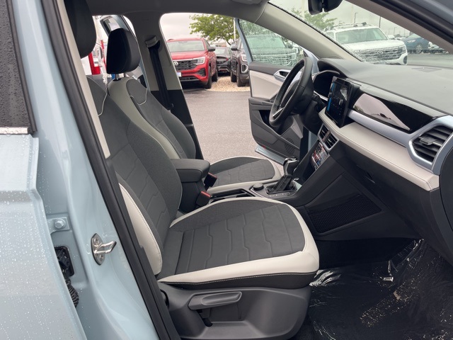 2025 Volkswagen Taos SE photo 19