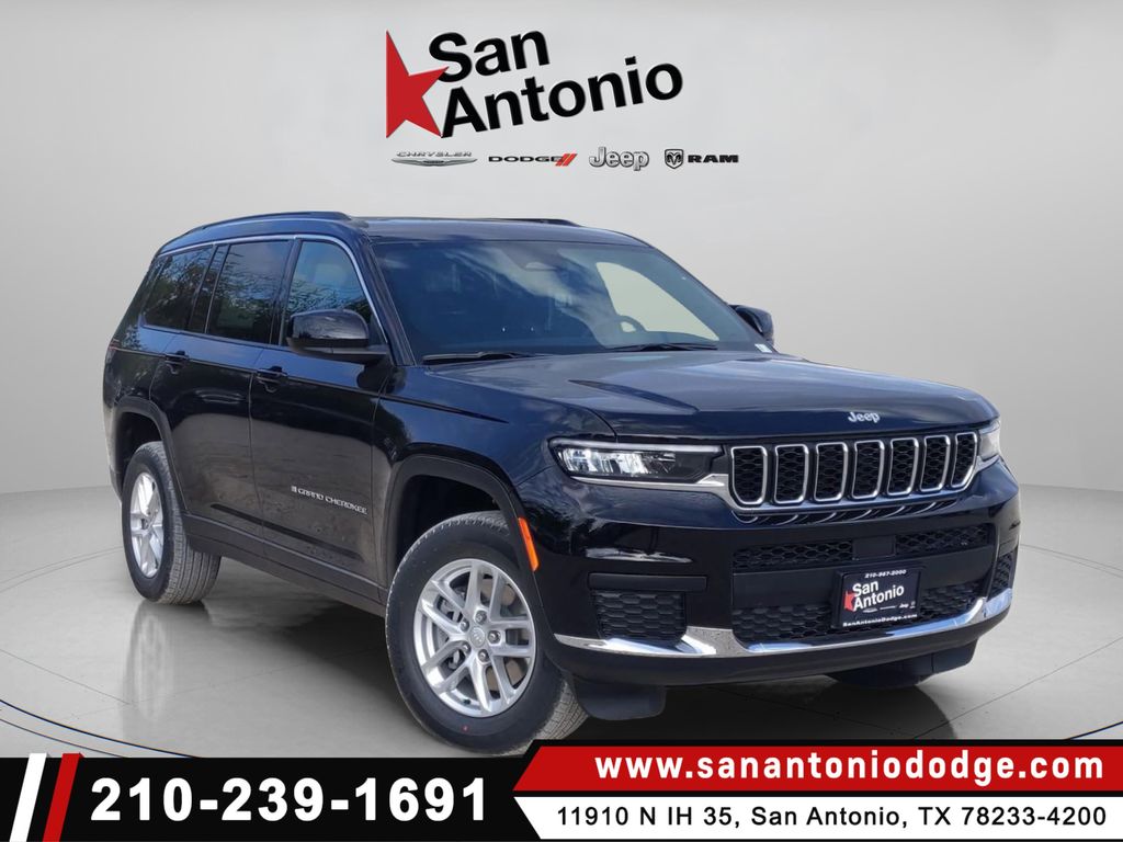 2025 Jeep Grand Cherokee L Laredo's photo