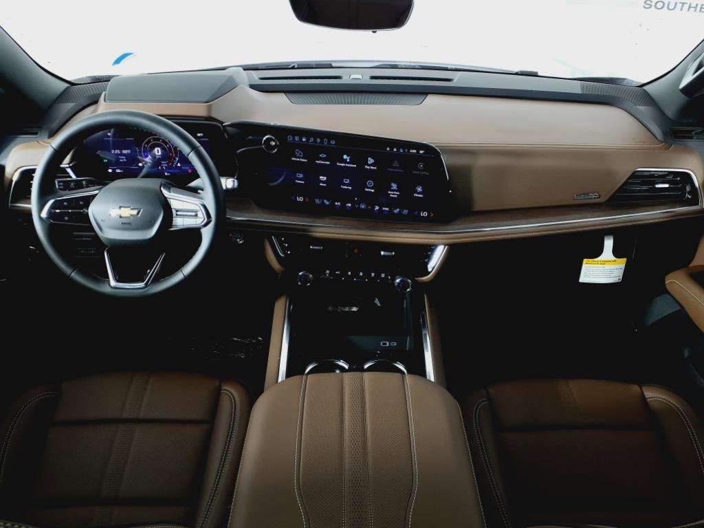 2025 Chevrolet Suburban High Country photo 3