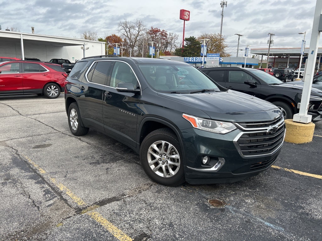 2020 Chevrolet Traverse 1LT photo 2