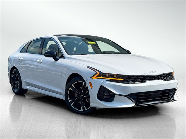 2023 Kia K5 GT-Line photo 3