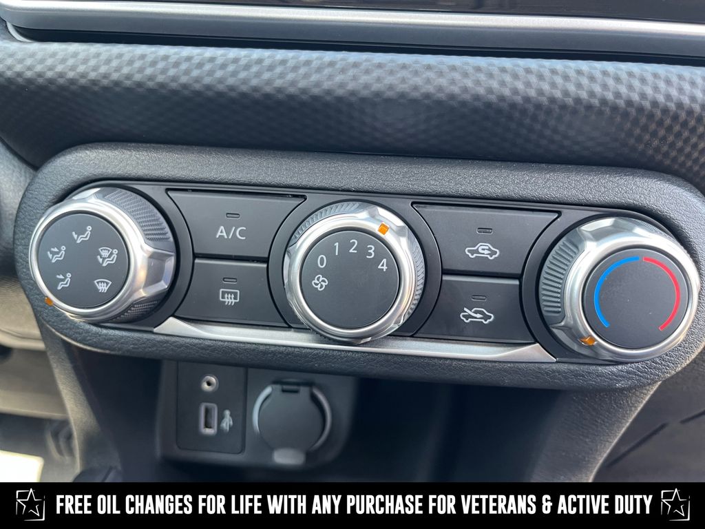 2025 Nissan Kicks Play S photo 4