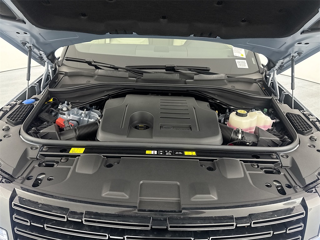 2025 Land Rover Range Rover SE photo 26