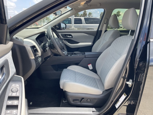 2023 Nissan Rogue SV photo 13