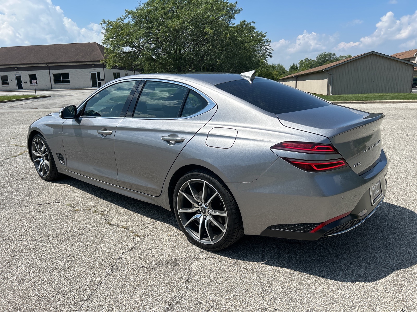 2022 Genesis G70 2.0T photo 9