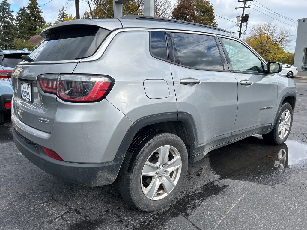 2022 Jeep Compass Latitude photo 4