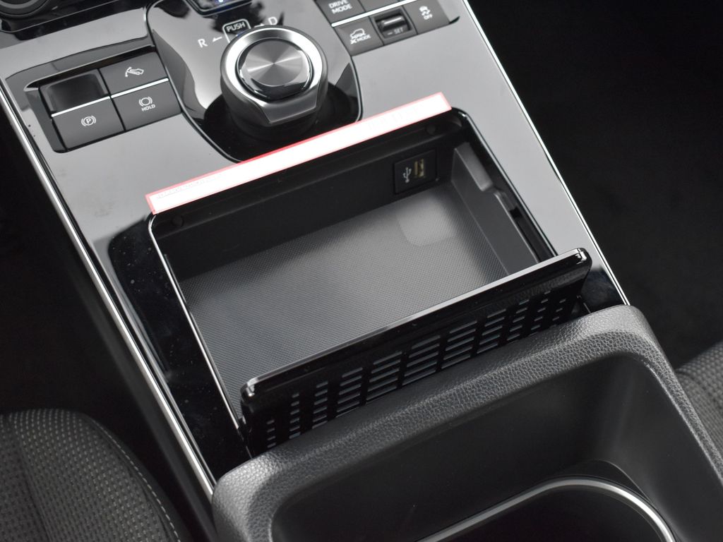 2025 Subaru Solterra Premium photo 17