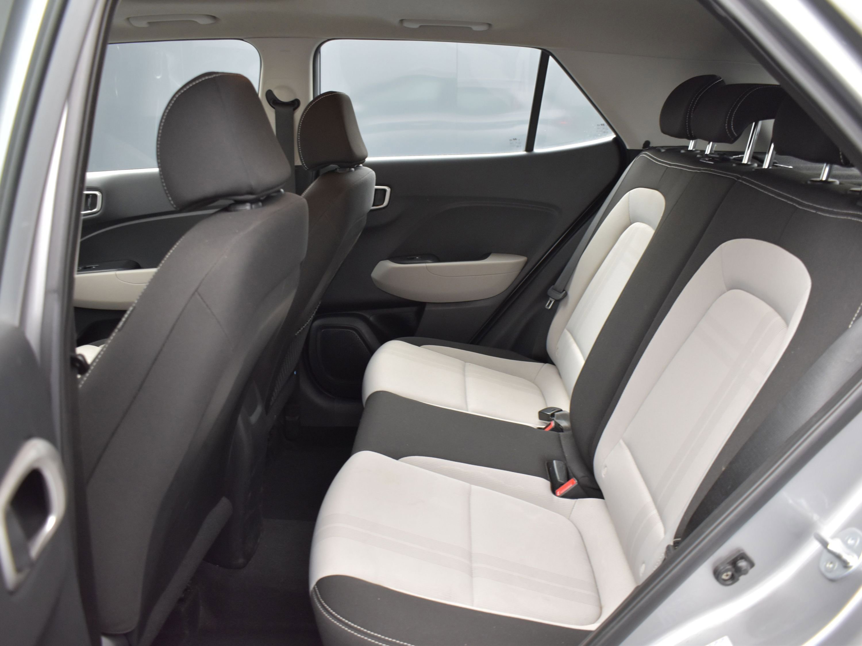 2023 Hyundai Venue SEL photo 13