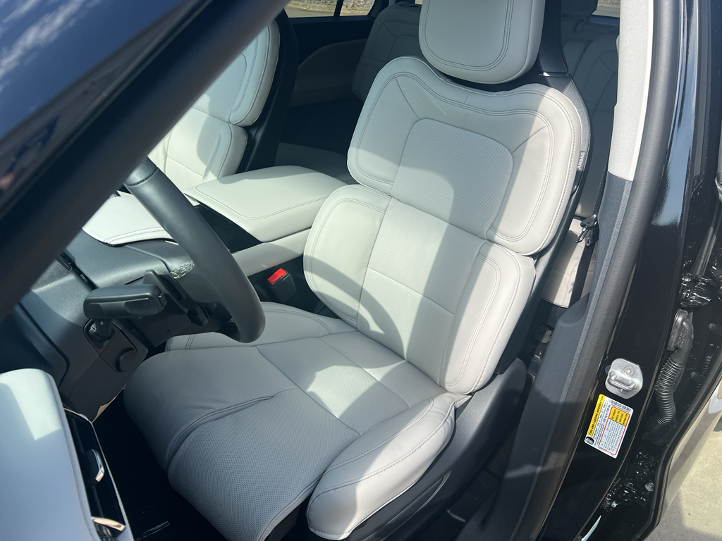 2025 Lincoln Aviator Reserve photo 15