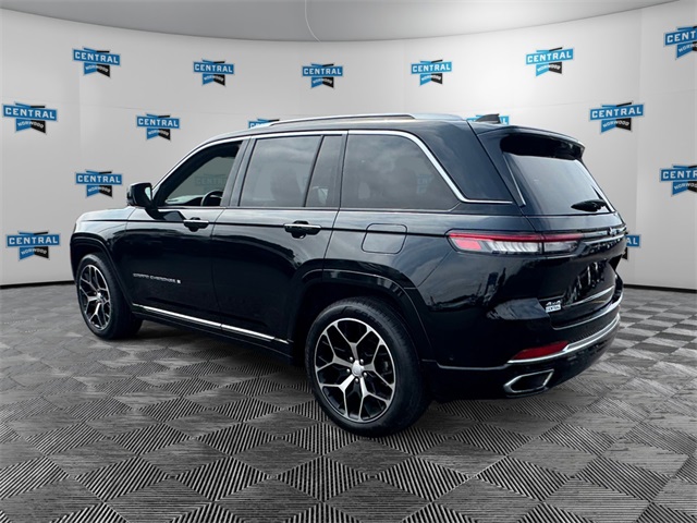 2022 Jeep Grand Cherokee Summit photo 3