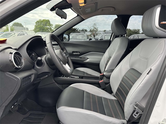 2023 Nissan Kicks SR photo 16