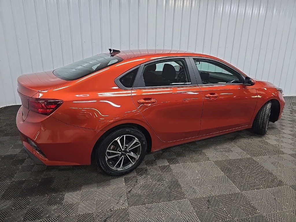 2023 Kia Forte LXS photo 3