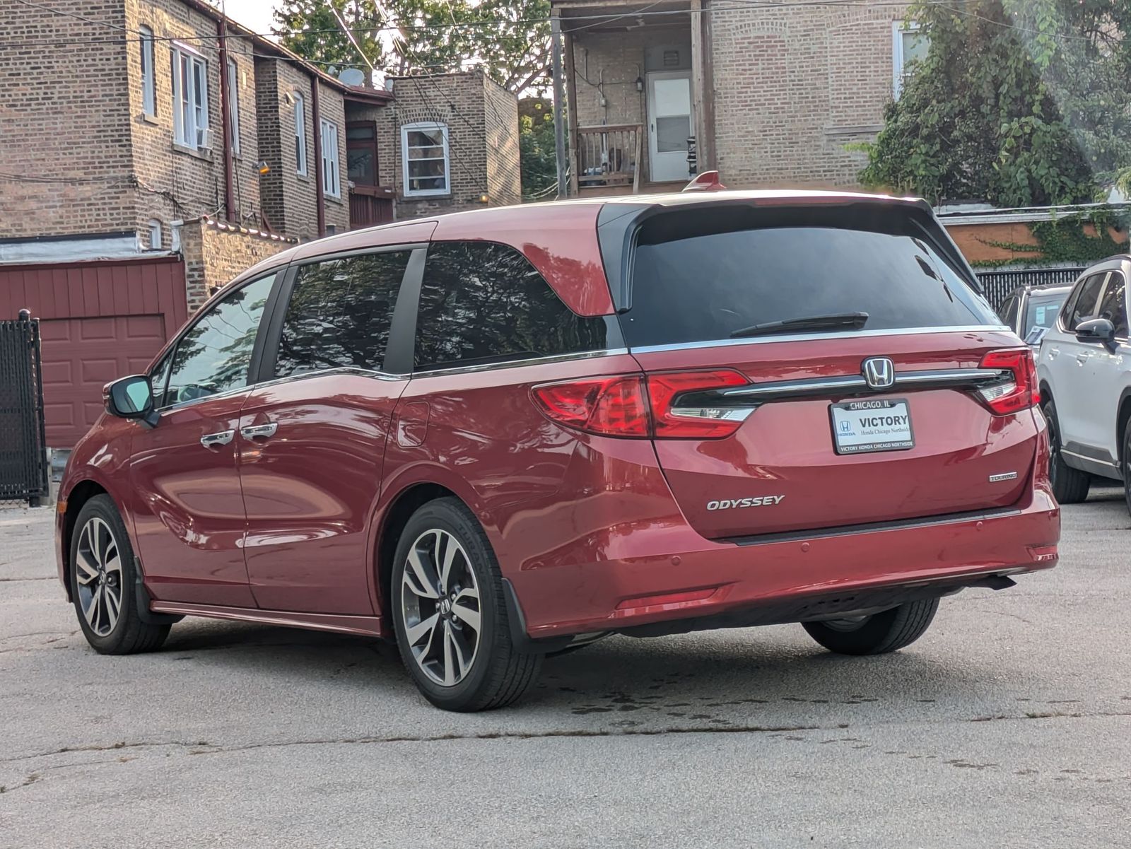2022 Honda Odyssey Touring photo 2