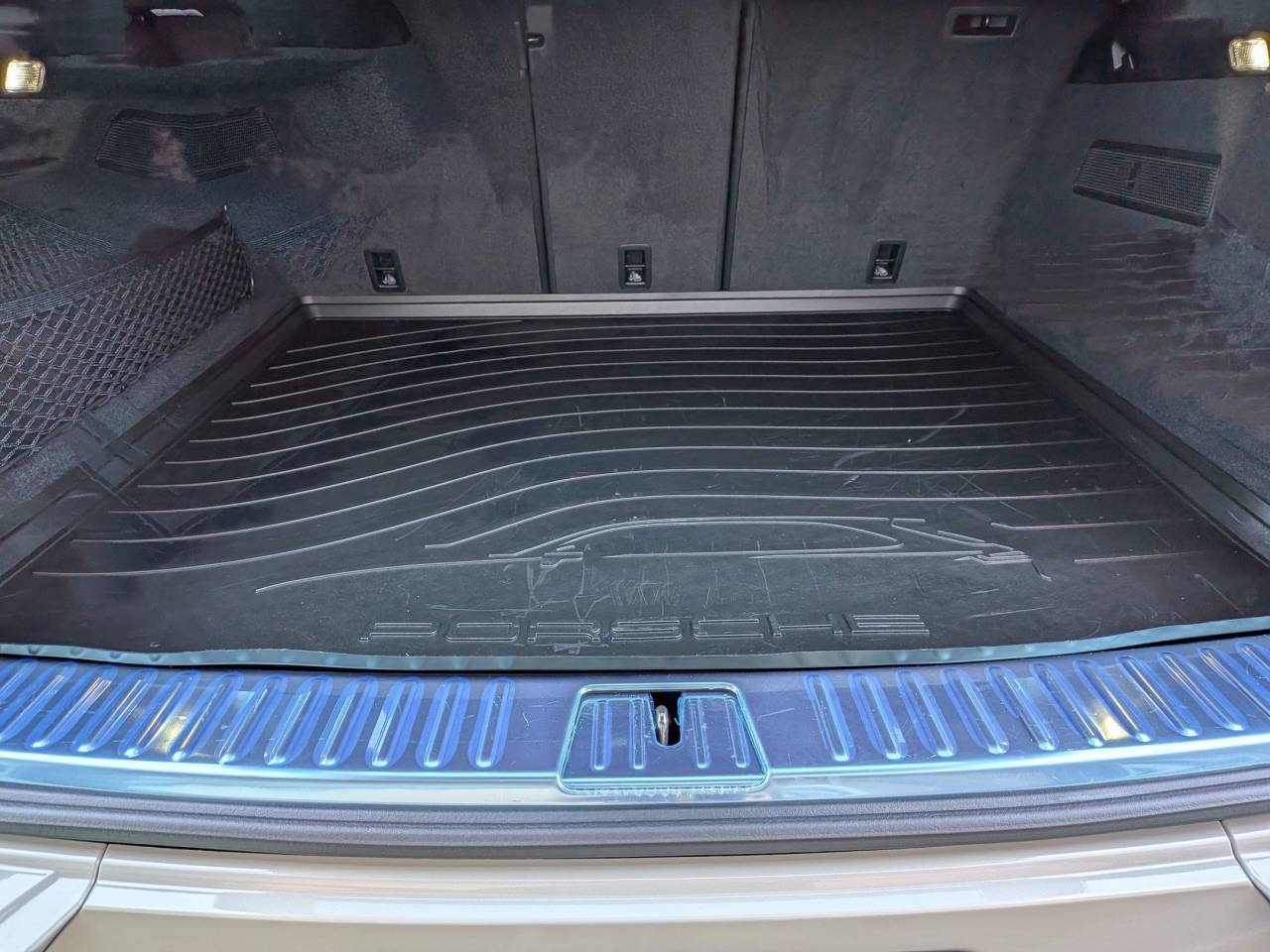 2025 Porsche Cayenne Base photo 21