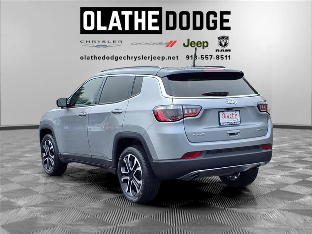 2023 Jeep Compass Limited photo 3