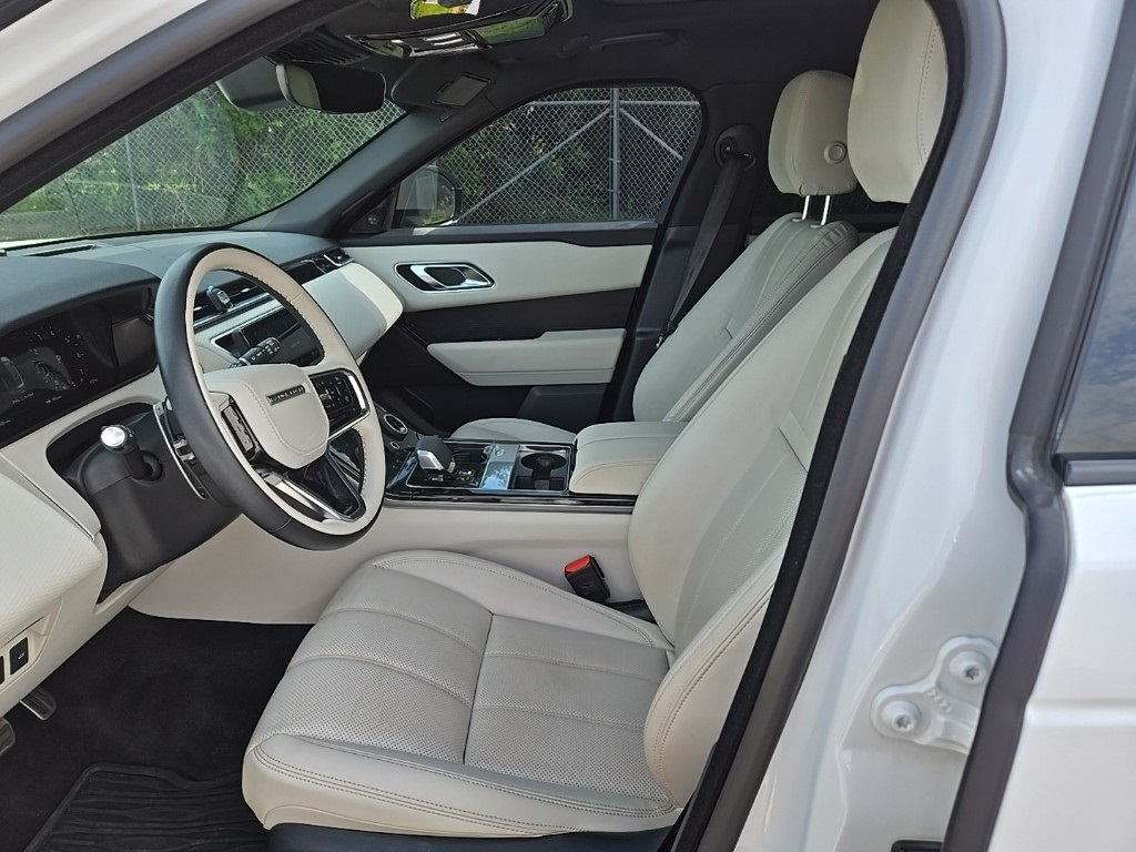 2023 Land Rover Range Rover Velar R-Dynamic S photo 5