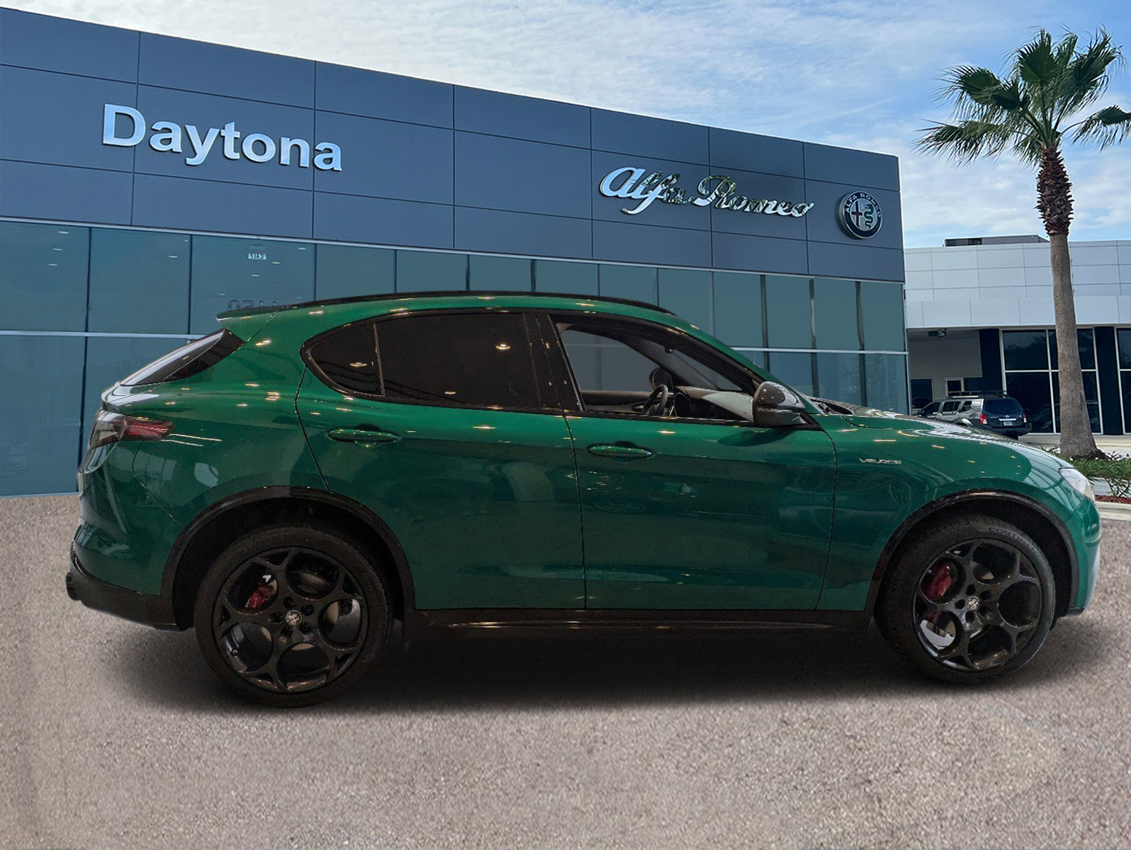 2025 Alfa Romeo Stelvio Sprint Base photo 2