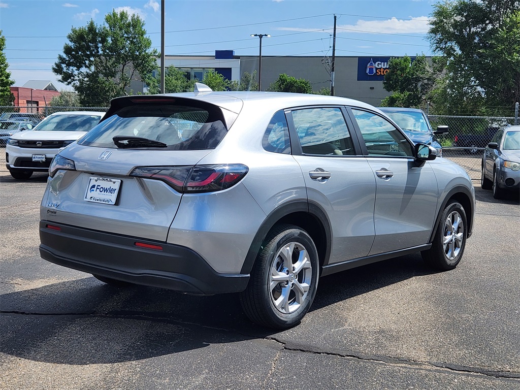2025 Honda HR-V LX photo 4