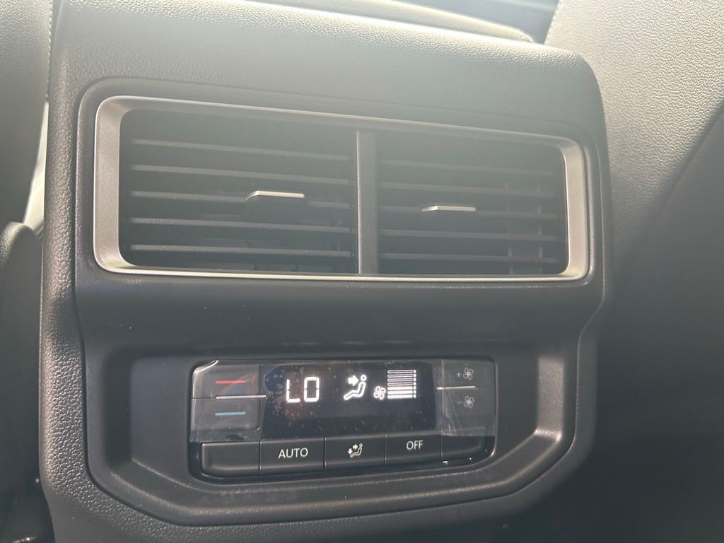 2026 Volkswagen Atlas SE Technology photo 37