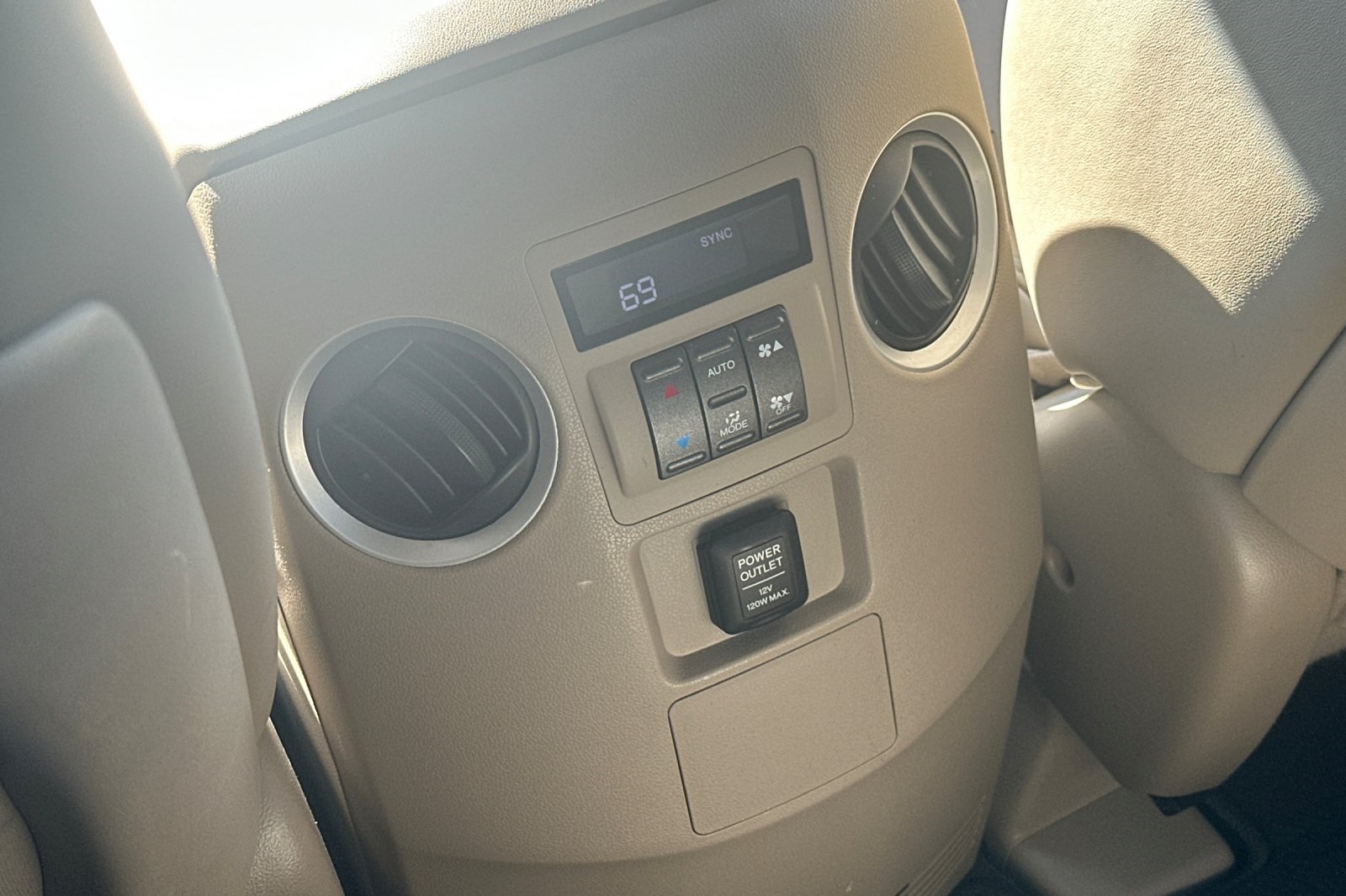 2010 Honda Pilot EX-L photo 11