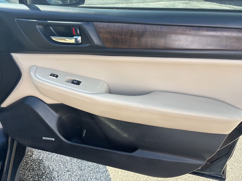 2017 Subaru Outback 3.6R Limited photo 33