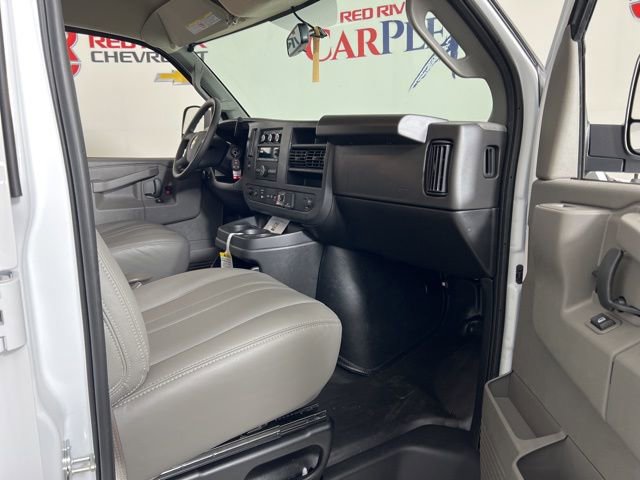 2025 Chevrolet Express Cargo 2500 photo 16