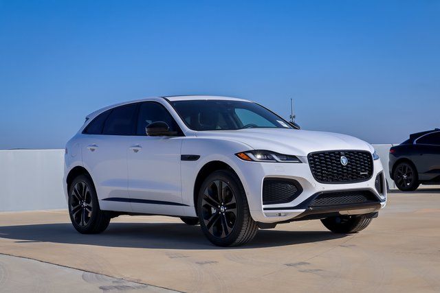 2025 Jaguar F-PACE P400 R-Dynamic S photo 3