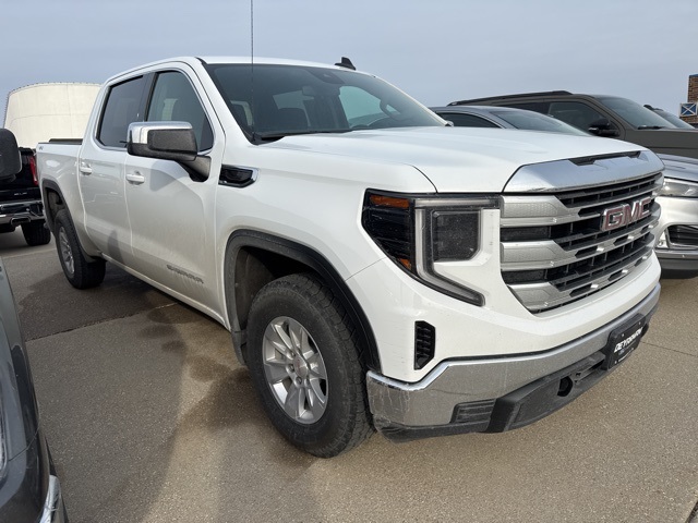 2024 GMC Sierra 1500 SLE's photo