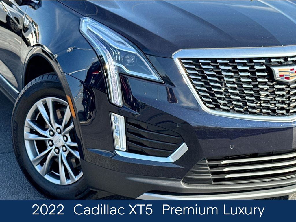 2022 Cadillac XT5 Premium Luxury photo 2