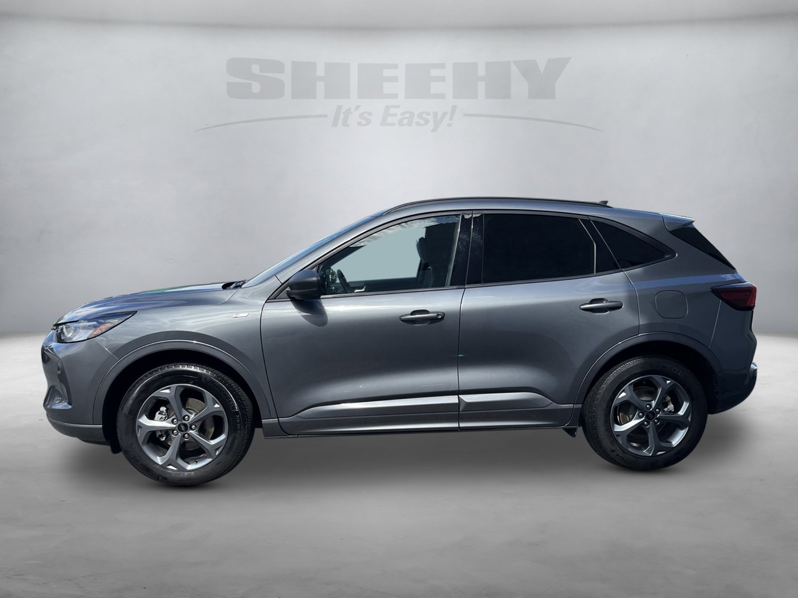 2024 Ford Escape ST-Line photo 5