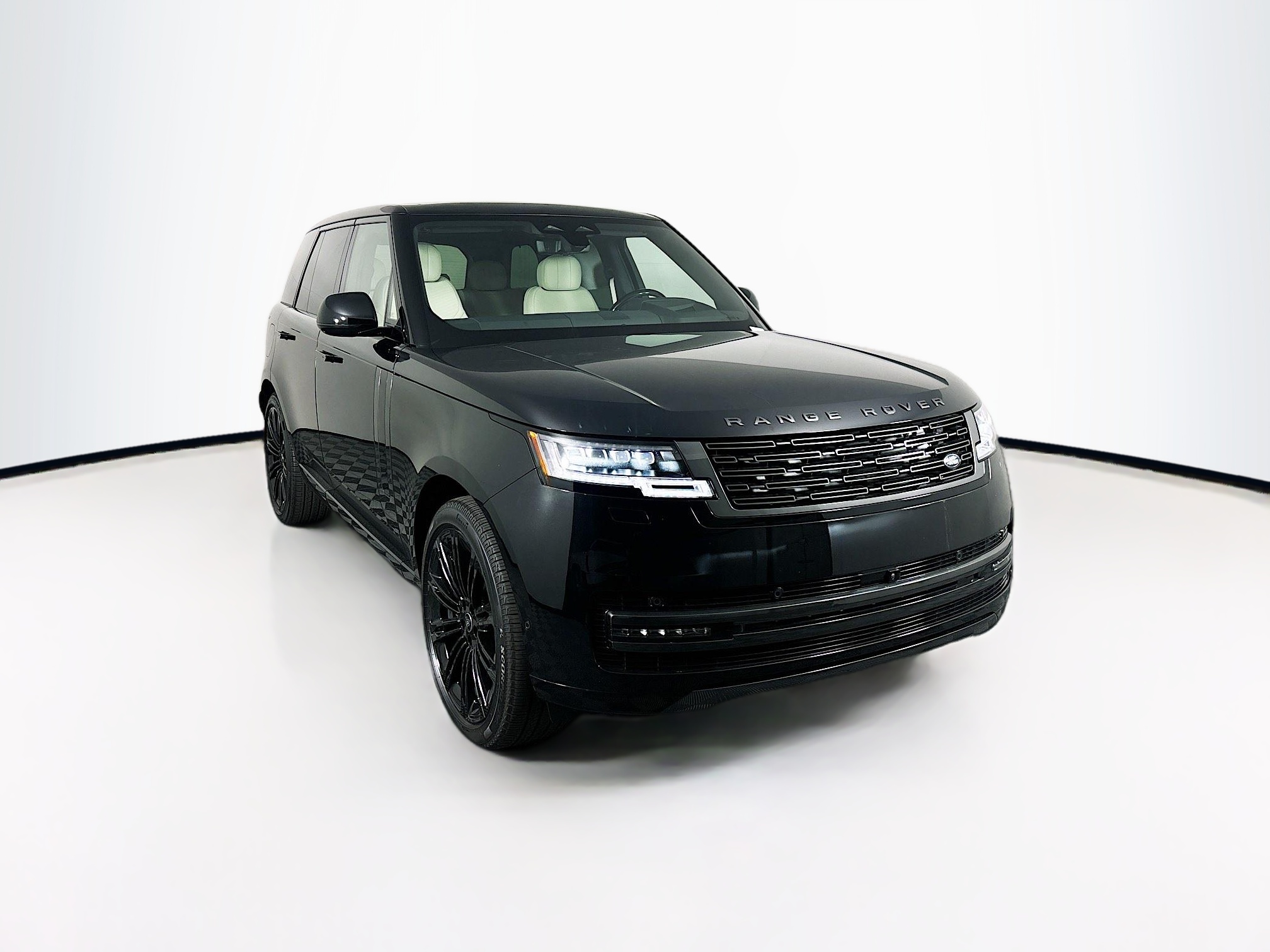 2025 Land Rover Range Rover SE photo 3