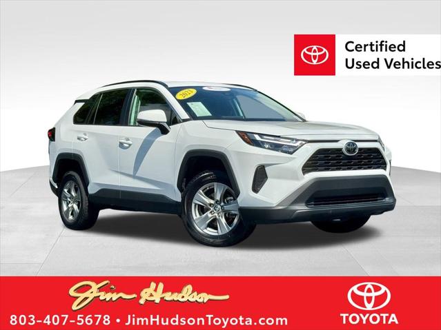 2023 Toyota RAV4 XLE's photo