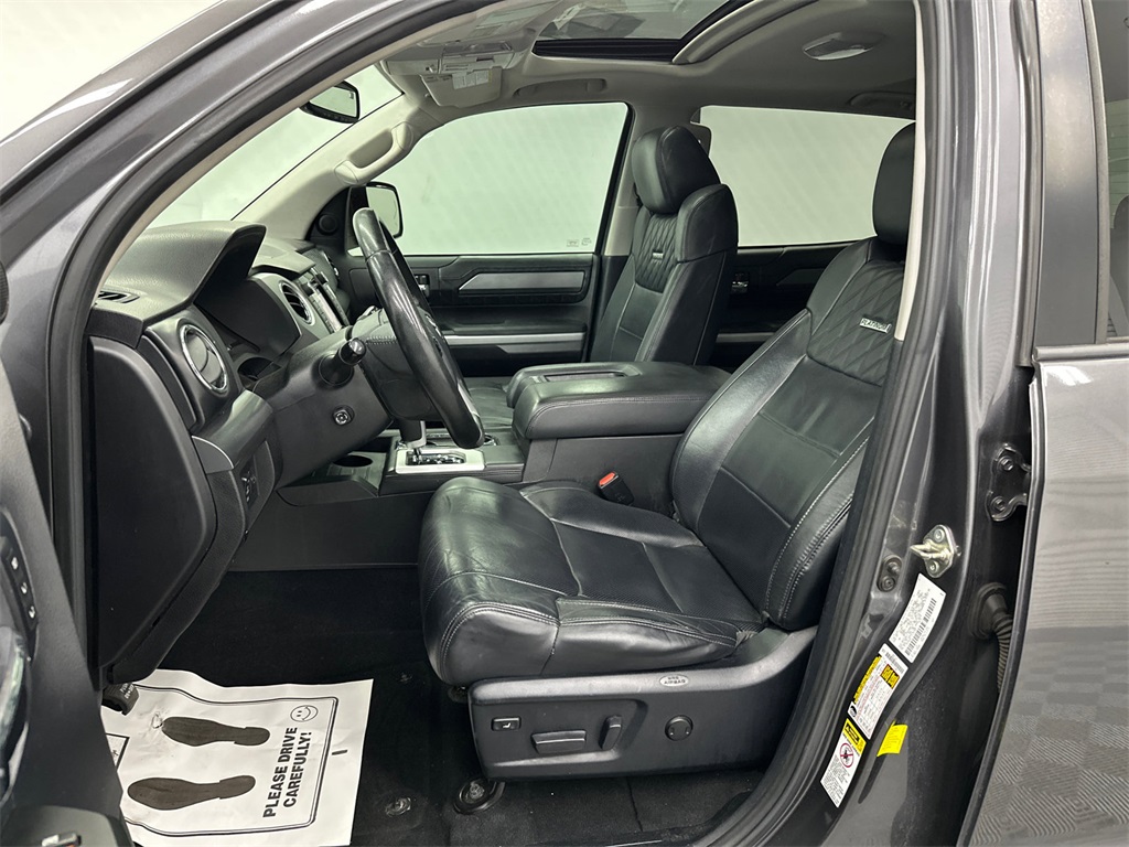 2014 Toyota Tundra Platinum CrewMax photo 9