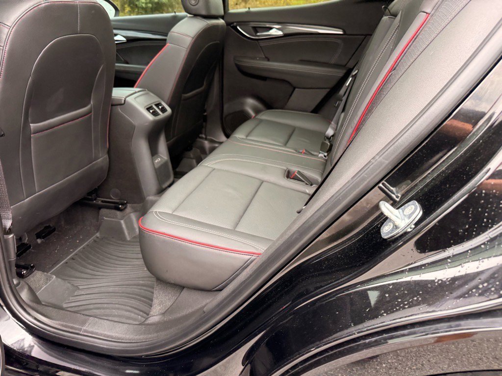 2023 Buick Envision Essence Sport Touring photo 11