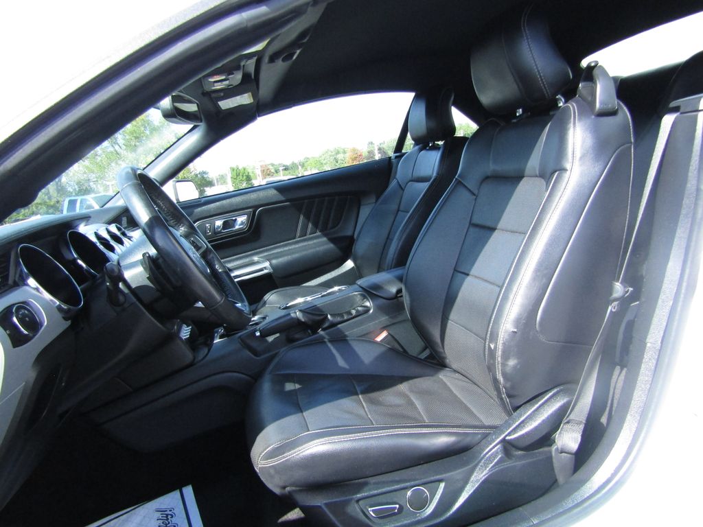 2017 Ford Mustang EcoBoost Premium photo 21