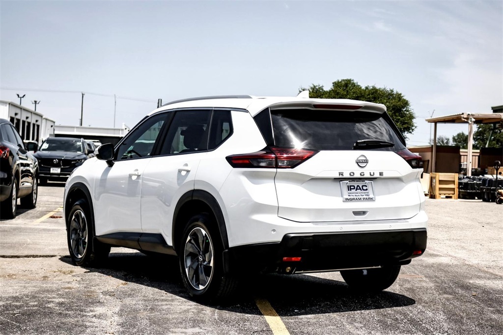2025 Nissan Rogue SV photo 4