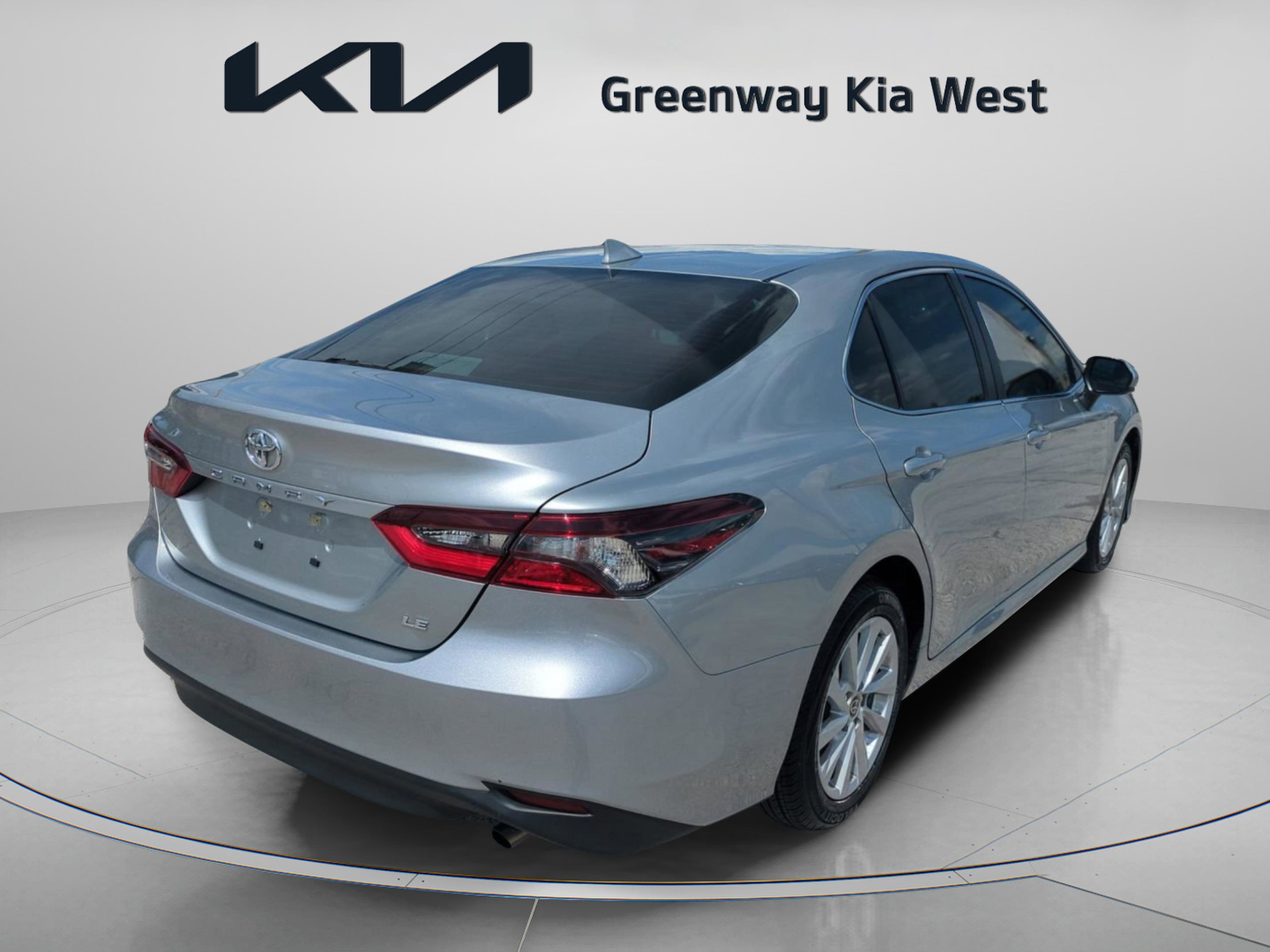 2023 Toyota Camry LE photo 7